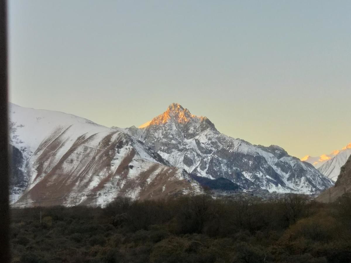 Гостевой дом Kazbegi good sleep Степанцминда-17